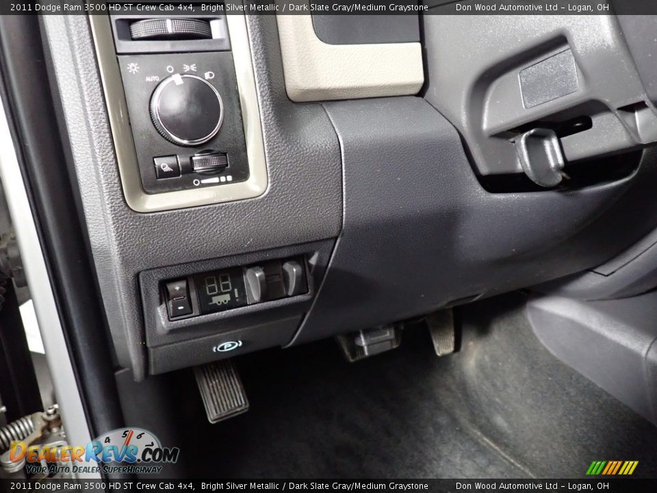 2011 Dodge Ram 3500 HD ST Crew Cab 4x4 Bright Silver Metallic / Dark Slate Gray/Medium Graystone Photo #20
