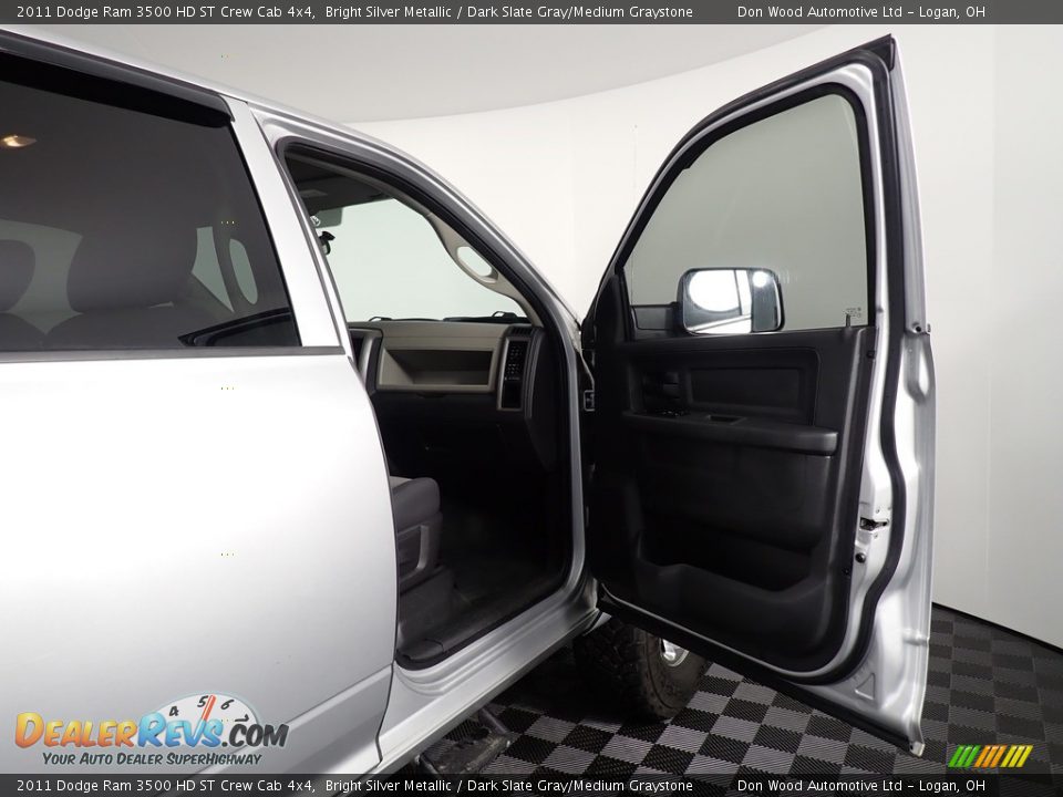 2011 Dodge Ram 3500 HD ST Crew Cab 4x4 Bright Silver Metallic / Dark Slate Gray/Medium Graystone Photo #29