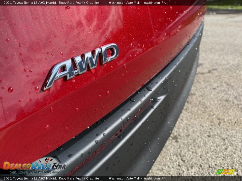 2021 Toyota Sienna LE AWD Hybrid Ruby Flare Pearl / Graphite Photo #25
