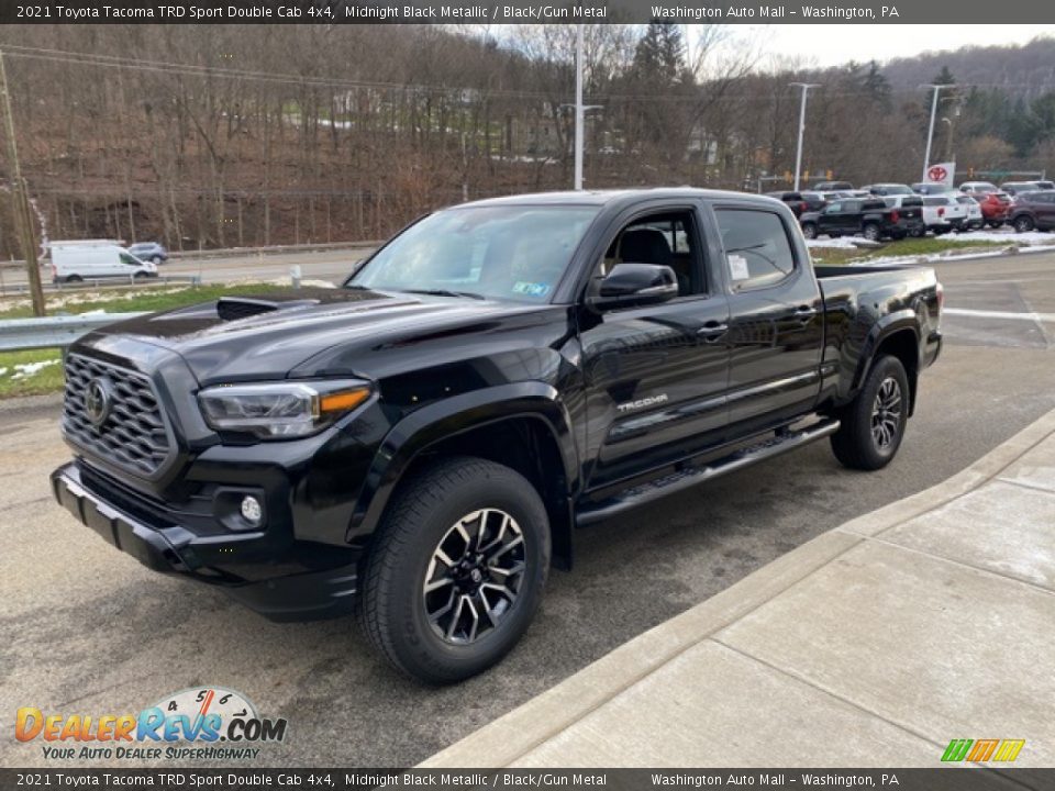 Front 3/4 View of 2021 Toyota Tacoma TRD Sport Double Cab 4x4 Photo #13