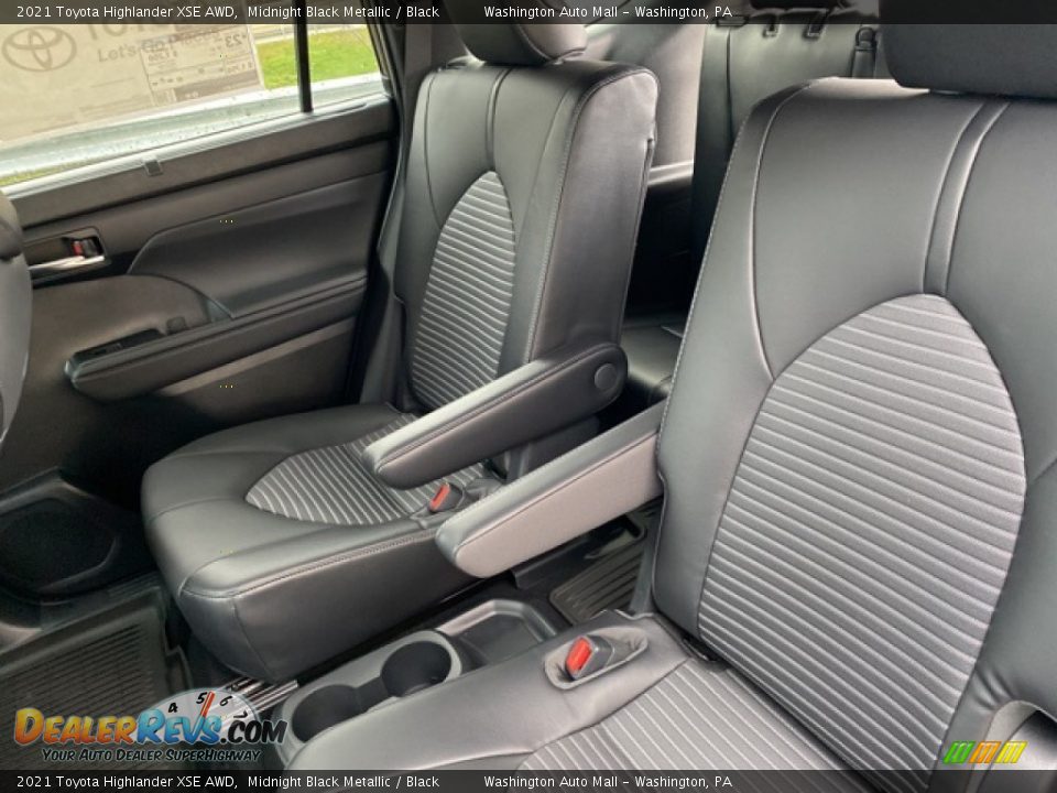 Rear Seat of 2021 Toyota Highlander XSE AWD Photo #28