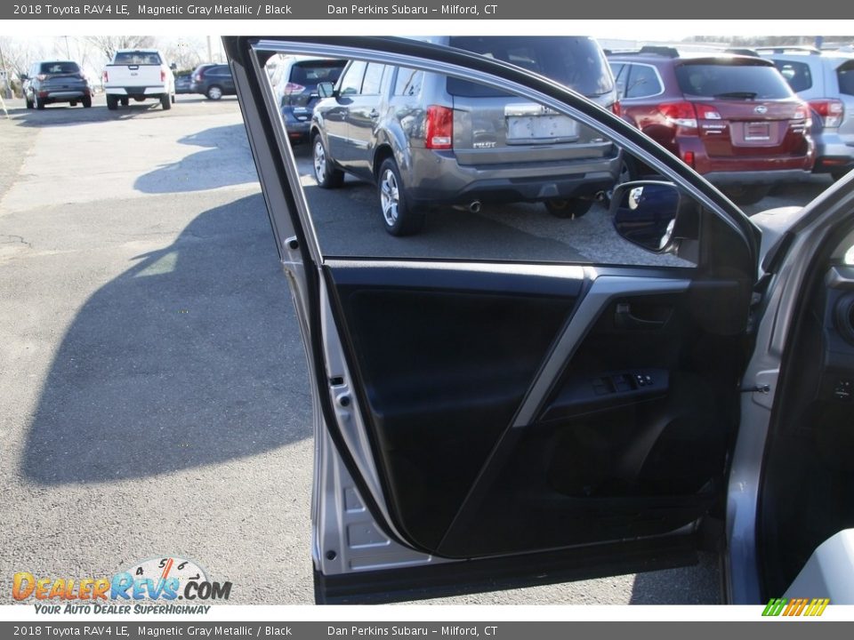 2018 Toyota RAV4 LE Magnetic Gray Metallic / Black Photo #9