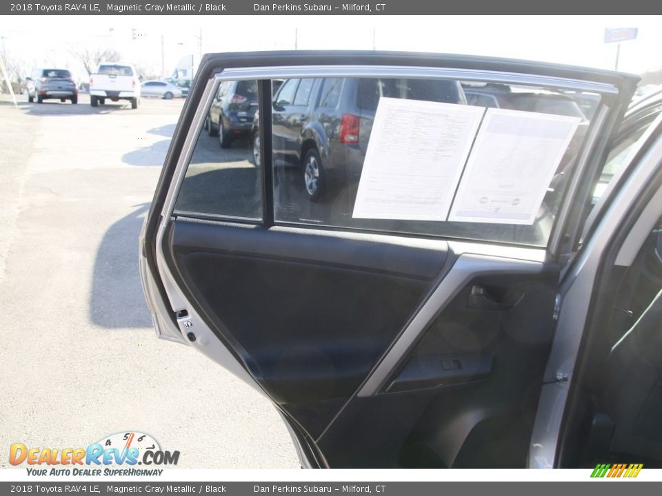 2018 Toyota RAV4 LE Magnetic Gray Metallic / Black Photo #11