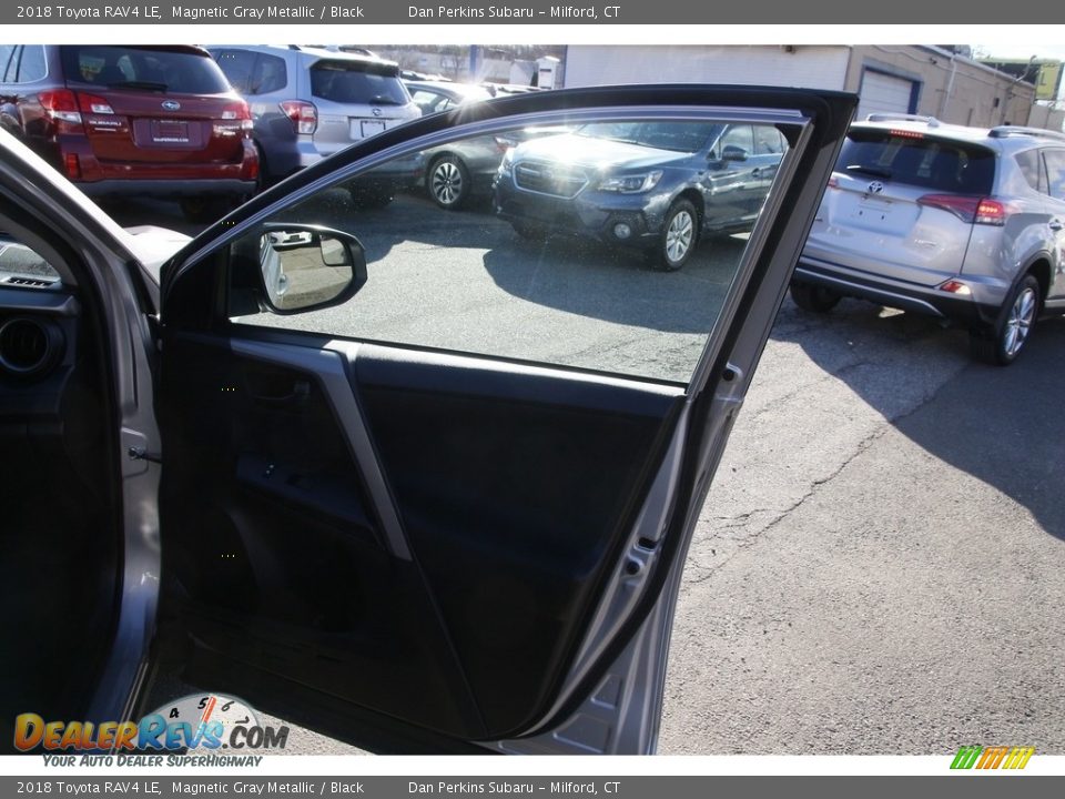 2018 Toyota RAV4 LE Magnetic Gray Metallic / Black Photo #16