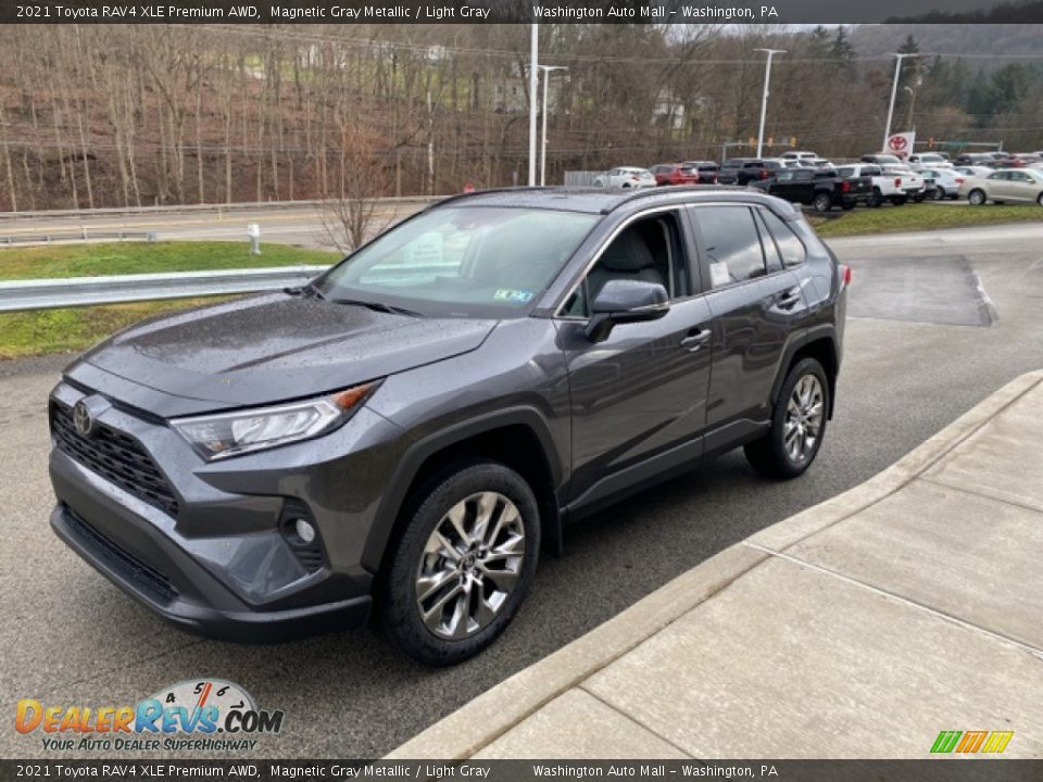 Front 3/4 View of 2021 Toyota RAV4 XLE Premium AWD Photo #13