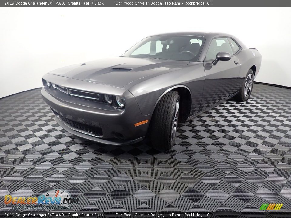 2019 Dodge Challenger SXT AWD Granite Pearl / Black Photo #8