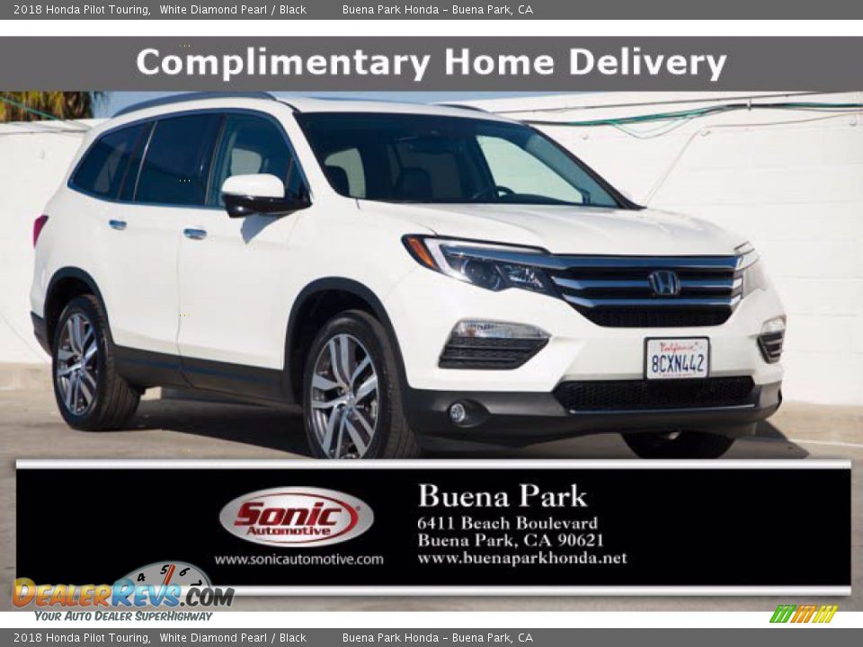 2018 Honda Pilot Touring White Diamond Pearl / Black Photo #1