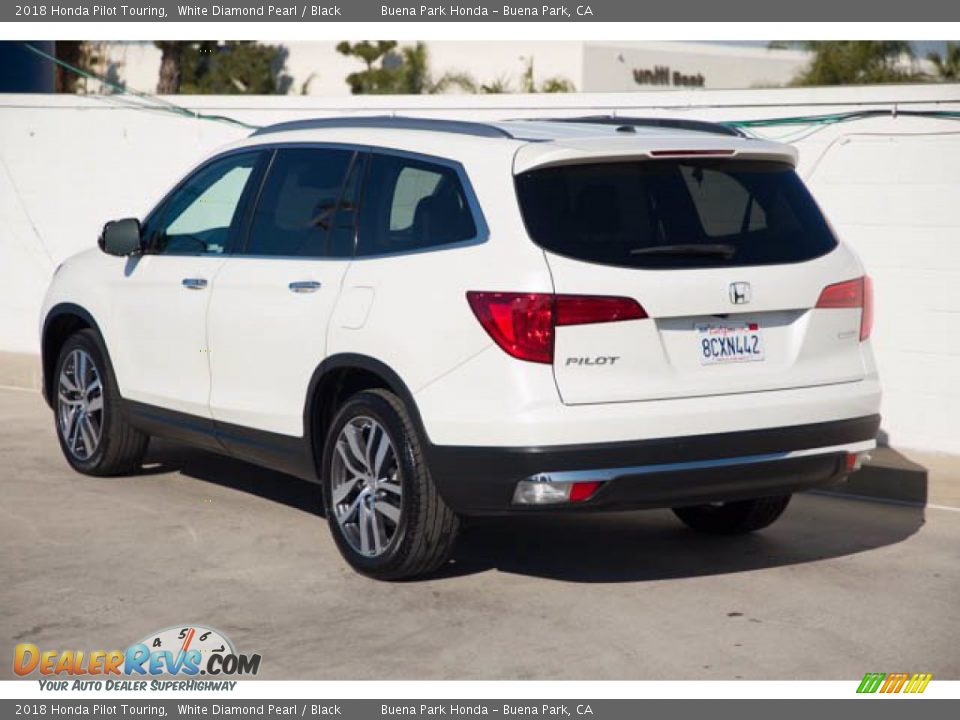 2018 Honda Pilot Touring White Diamond Pearl / Black Photo #2