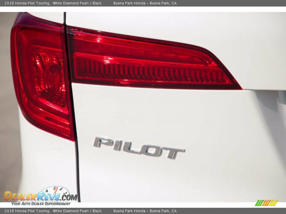 2018 Honda Pilot Touring Logo Photo #10