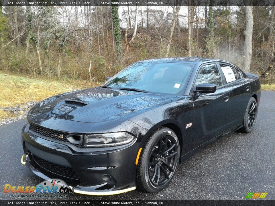 Front 3/4 View of 2021 Dodge Charger Scat Pack Photo #2