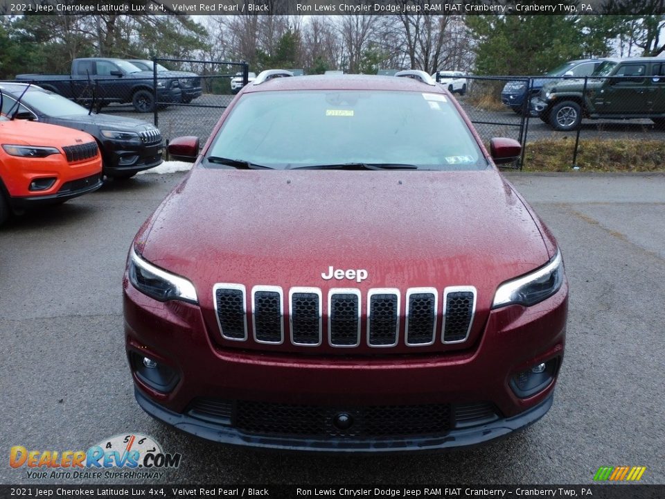 2021 Jeep Cherokee Latitude Lux 4x4 Velvet Red Pearl / Black Photo #2