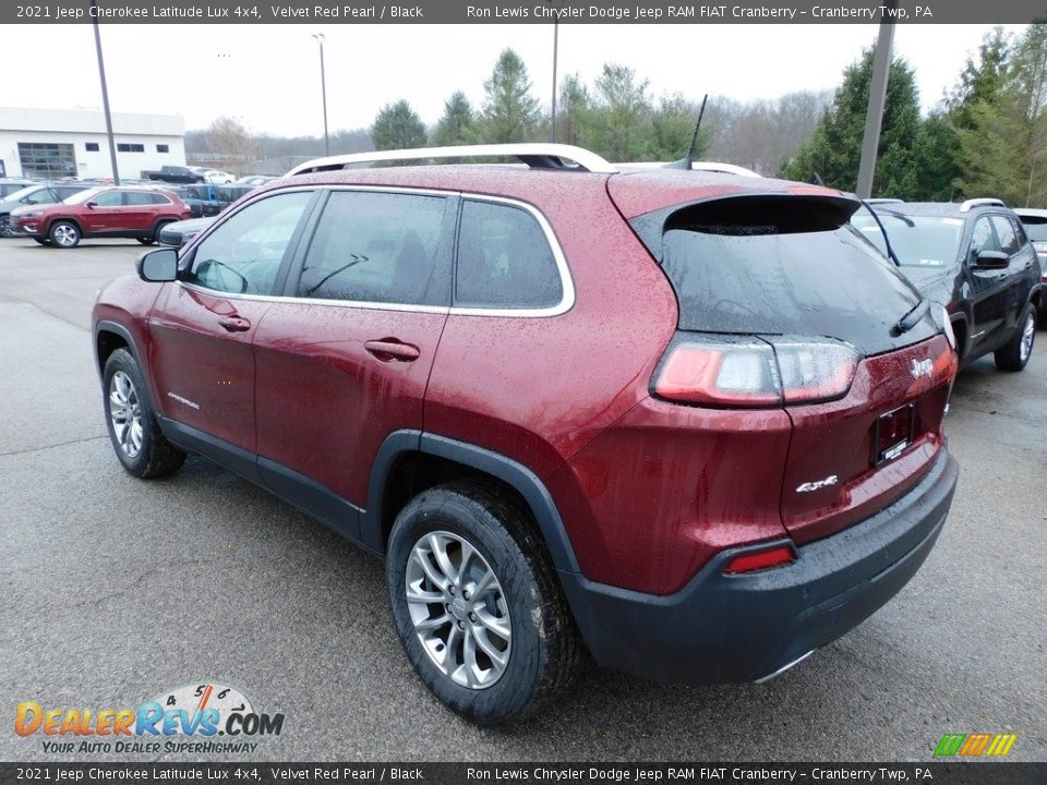 2021 Jeep Cherokee Latitude Lux 4x4 Velvet Red Pearl / Black Photo #8