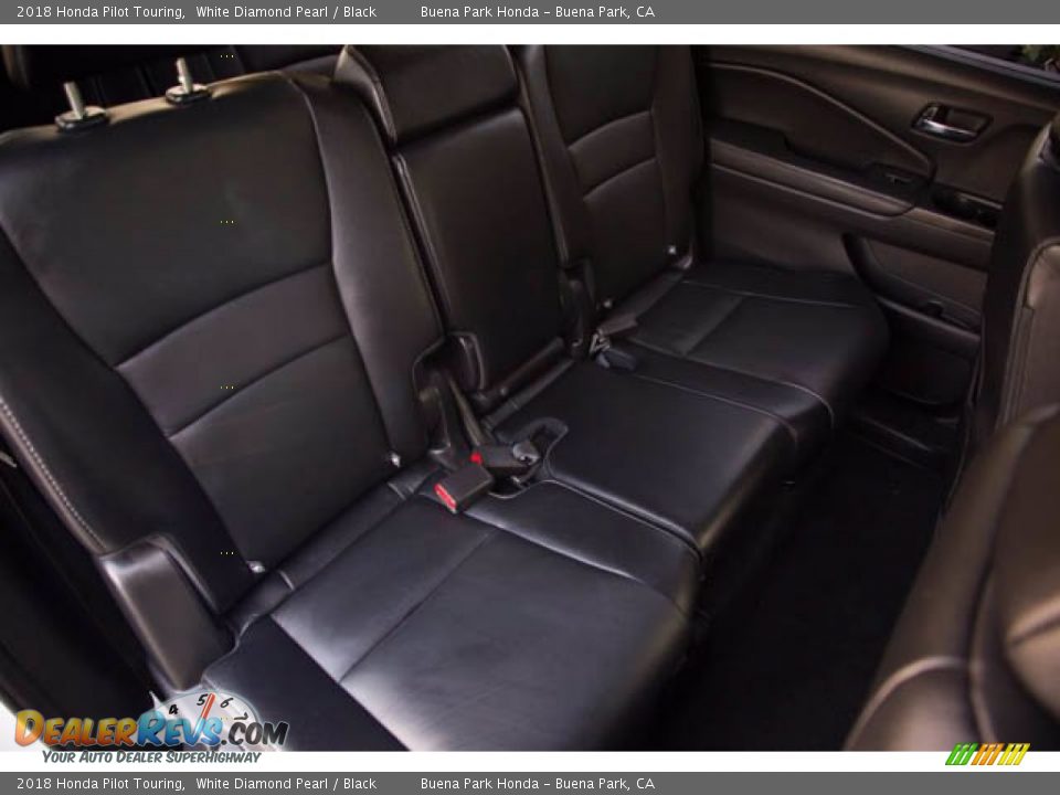 Rear Seat of 2018 Honda Pilot Touring Photo #23