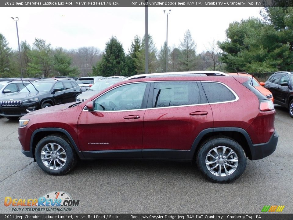 2021 Jeep Cherokee Latitude Lux 4x4 Velvet Red Pearl / Black Photo #9