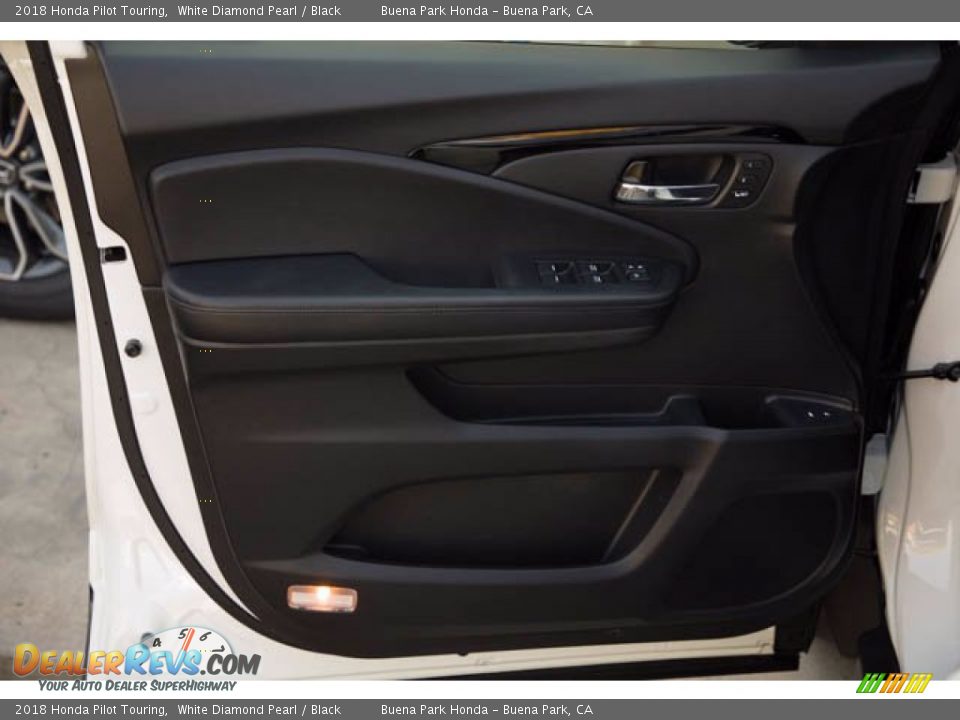 Door Panel of 2018 Honda Pilot Touring Photo #31