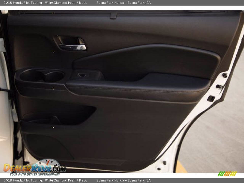 Door Panel of 2018 Honda Pilot Touring Photo #34