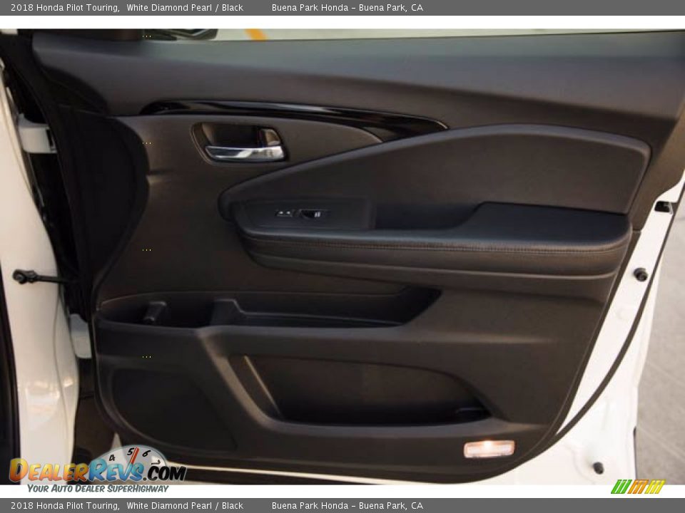 Door Panel of 2018 Honda Pilot Touring Photo #35