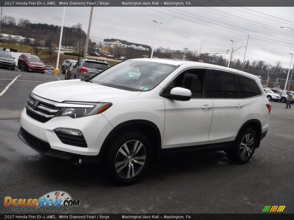 Front 3/4 View of 2017 Honda Pilot EX-L AWD Photo #5