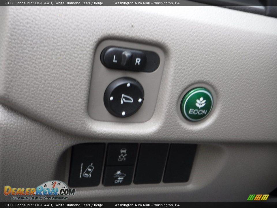 Controls of 2017 Honda Pilot EX-L AWD Photo #12