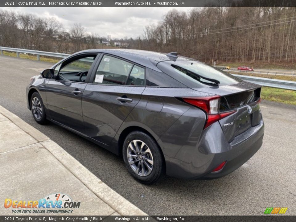 2021 Toyota Prius XLE Magnetic Gray Metallic / Black Photo #2