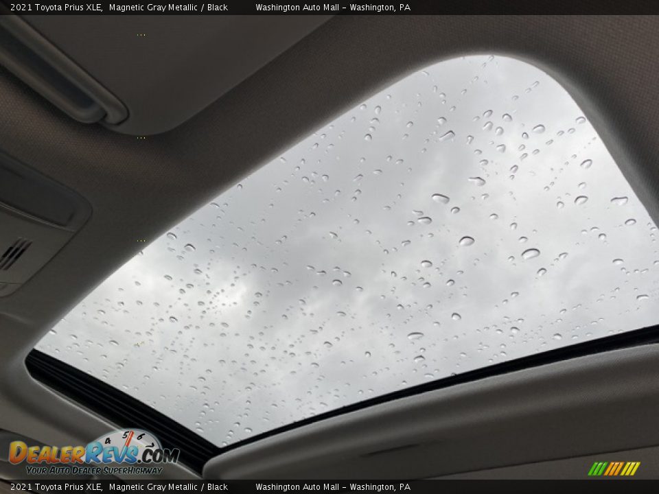 2021 Toyota Prius XLE Magnetic Gray Metallic / Black Photo #9