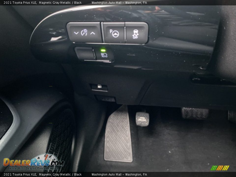 2021 Toyota Prius XLE Magnetic Gray Metallic / Black Photo #18