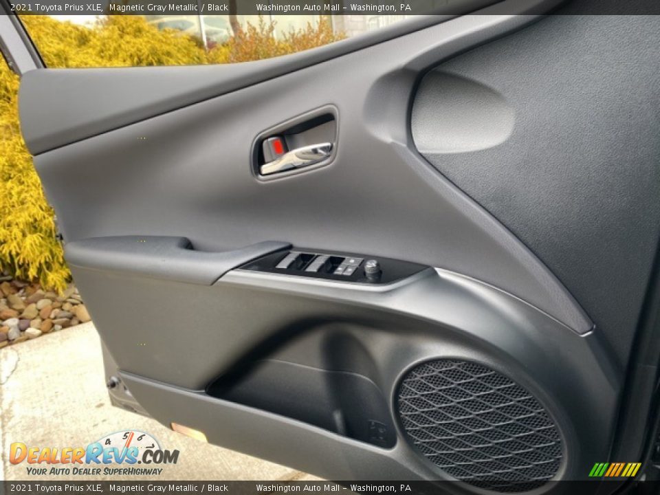 Door Panel of 2021 Toyota Prius XLE Photo #20