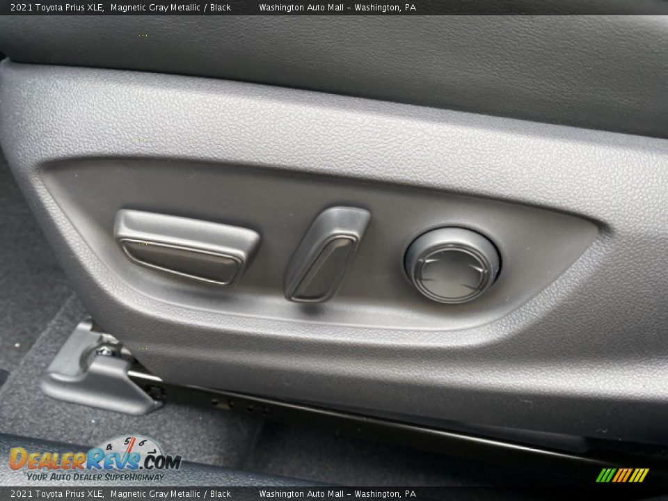 Controls of 2021 Toyota Prius XLE Photo #21