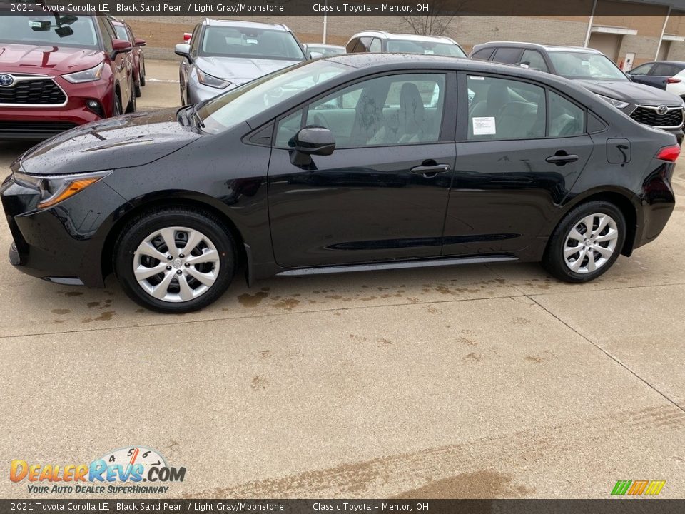 2021 Toyota Corolla LE Black Sand Pearl / Light Gray/Moonstone Photo #1