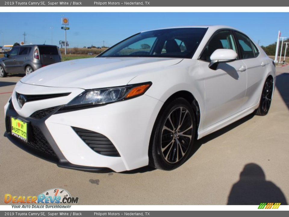 2019 Toyota Camry SE Super White / Black Photo #4