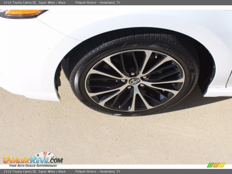 2019 Toyota Camry SE Super White / Black Photo #5