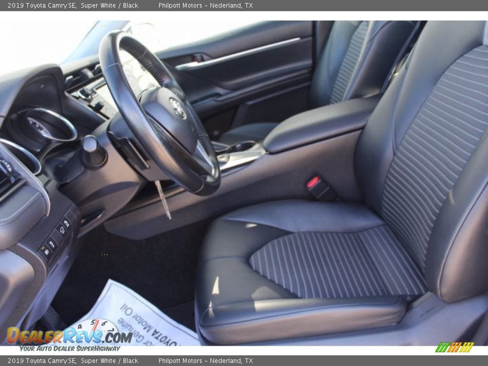 2019 Toyota Camry SE Super White / Black Photo #10