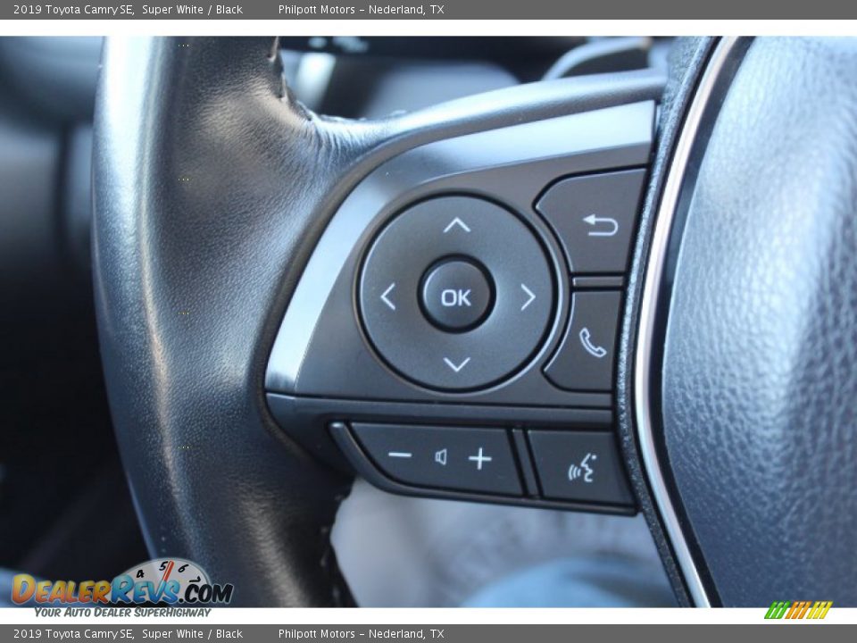 2019 Toyota Camry SE Super White / Black Photo #11