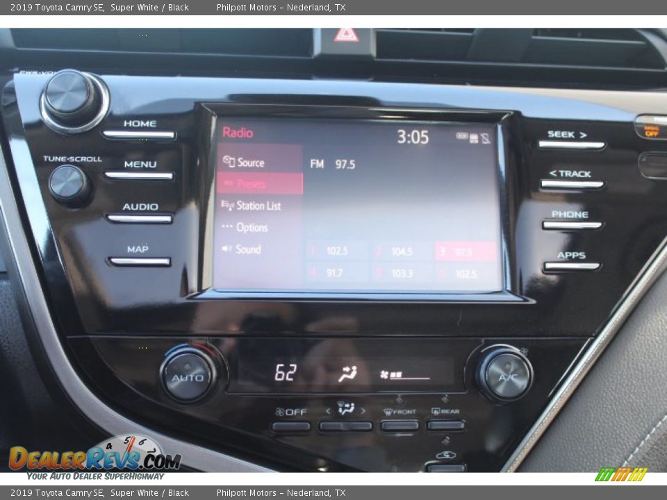 2019 Toyota Camry SE Super White / Black Photo #16