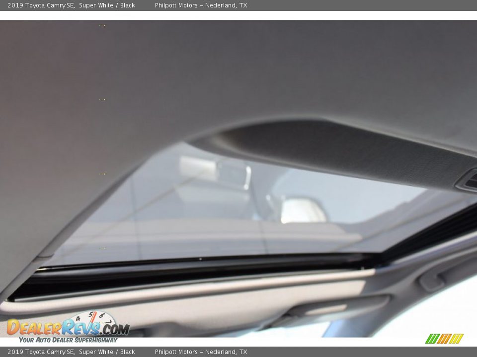 2019 Toyota Camry SE Super White / Black Photo #22