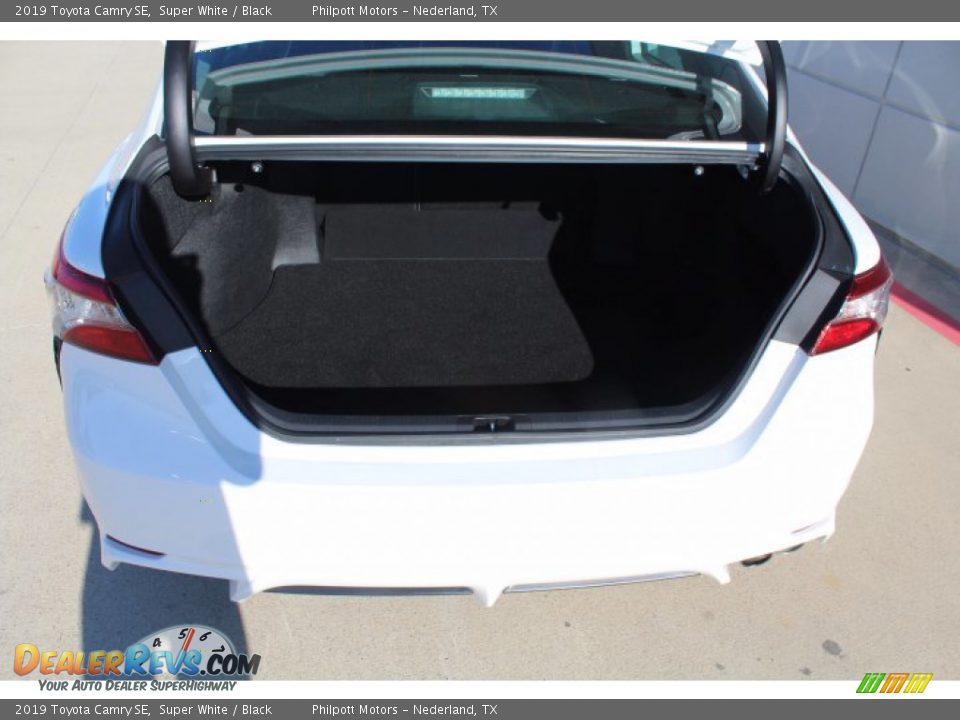 2019 Toyota Camry SE Super White / Black Photo #23