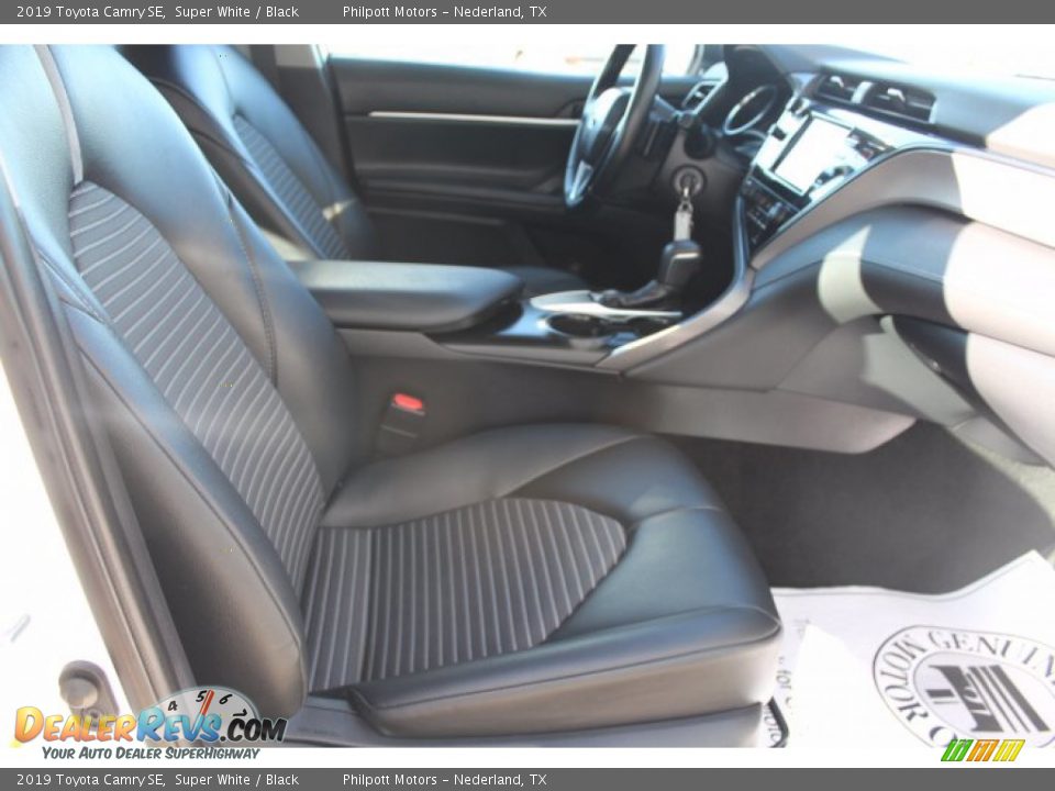 2019 Toyota Camry SE Super White / Black Photo #27