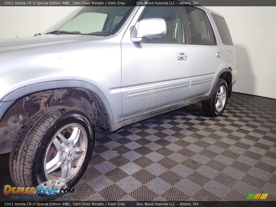 2001 Honda CR-V Special Edition 4WD Satin Silver Metallic / Dark Gray Photo #9