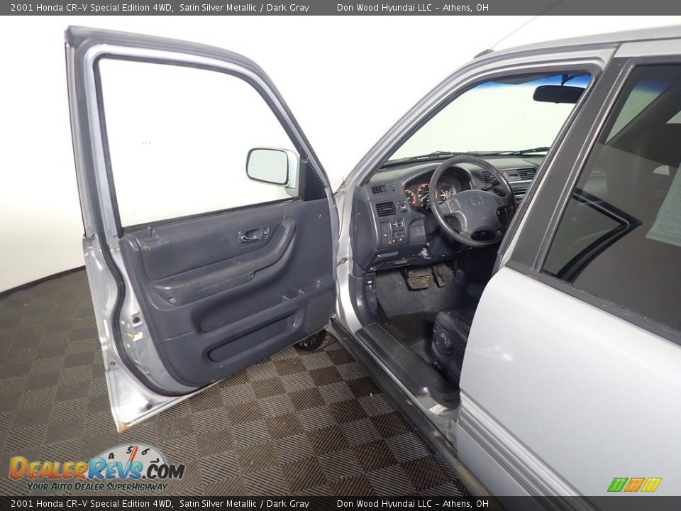 2001 Honda CR-V Special Edition 4WD Satin Silver Metallic / Dark Gray Photo #17