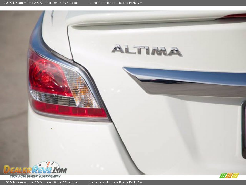 2015 Nissan Altima 2.5 S Pearl White / Charcoal Photo #10