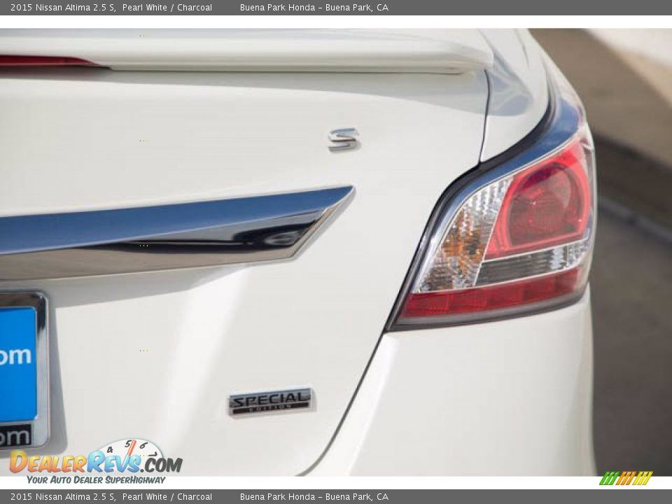 2015 Nissan Altima 2.5 S Pearl White / Charcoal Photo #11