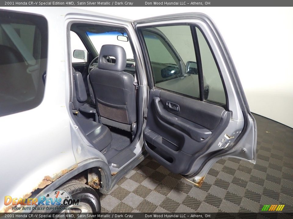 2001 Honda CR-V Special Edition 4WD Satin Silver Metallic / Dark Gray Photo #30