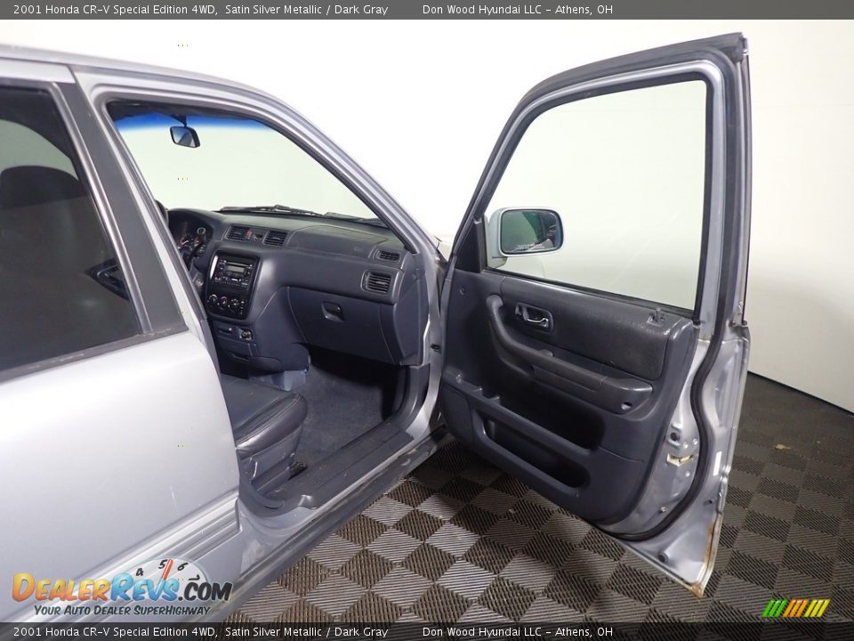 2001 Honda CR-V Special Edition 4WD Satin Silver Metallic / Dark Gray Photo #32