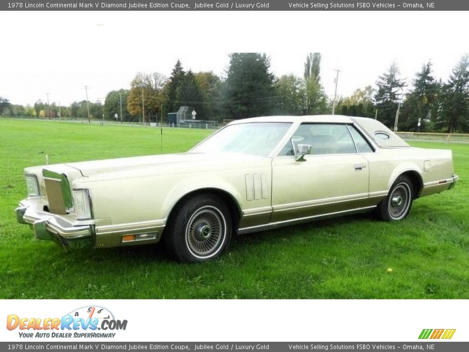 Front 3/4 View of 1978 Lincoln Continental Mark V Diamond Jubilee Edition Coupe Photo #2