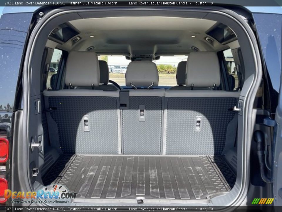 2021 Land Rover Defender 110 SE Trunk Photo #31