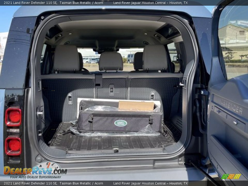 2021 Land Rover Defender 110 SE Trunk Photo #32