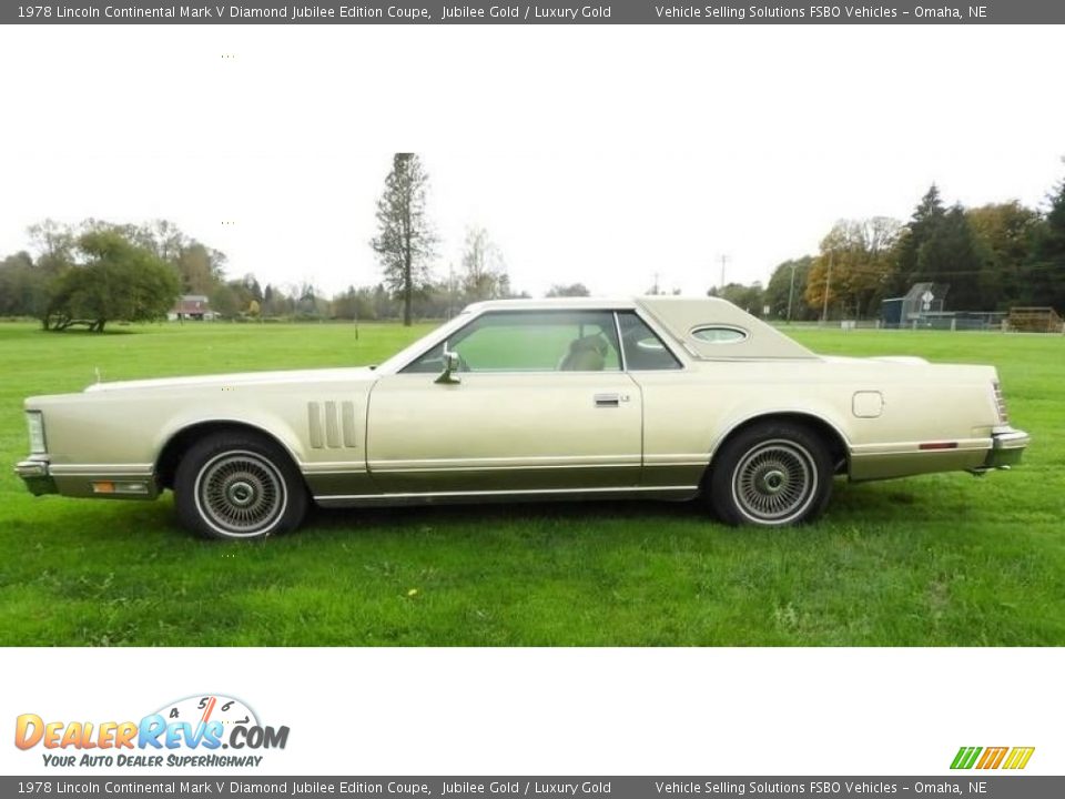 Jubilee Gold 1978 Lincoln Continental Mark V Diamond Jubilee Edition Coupe Photo #12