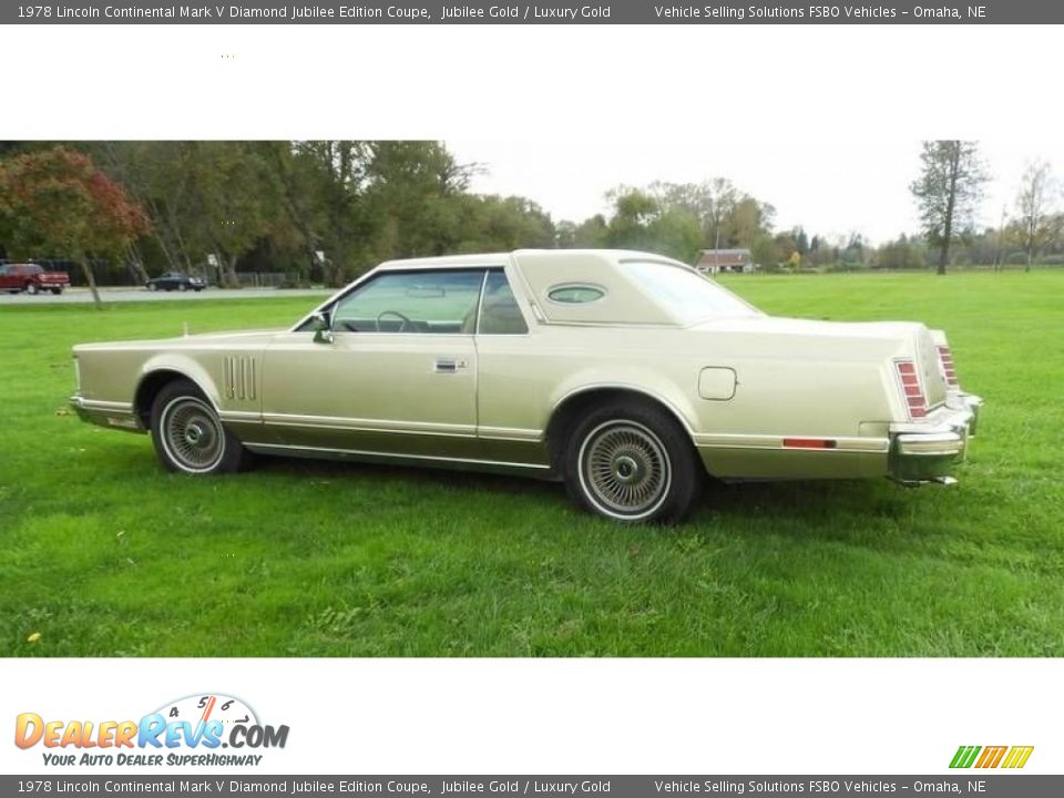 Jubilee Gold 1978 Lincoln Continental Mark V Diamond Jubilee Edition Coupe Photo #13