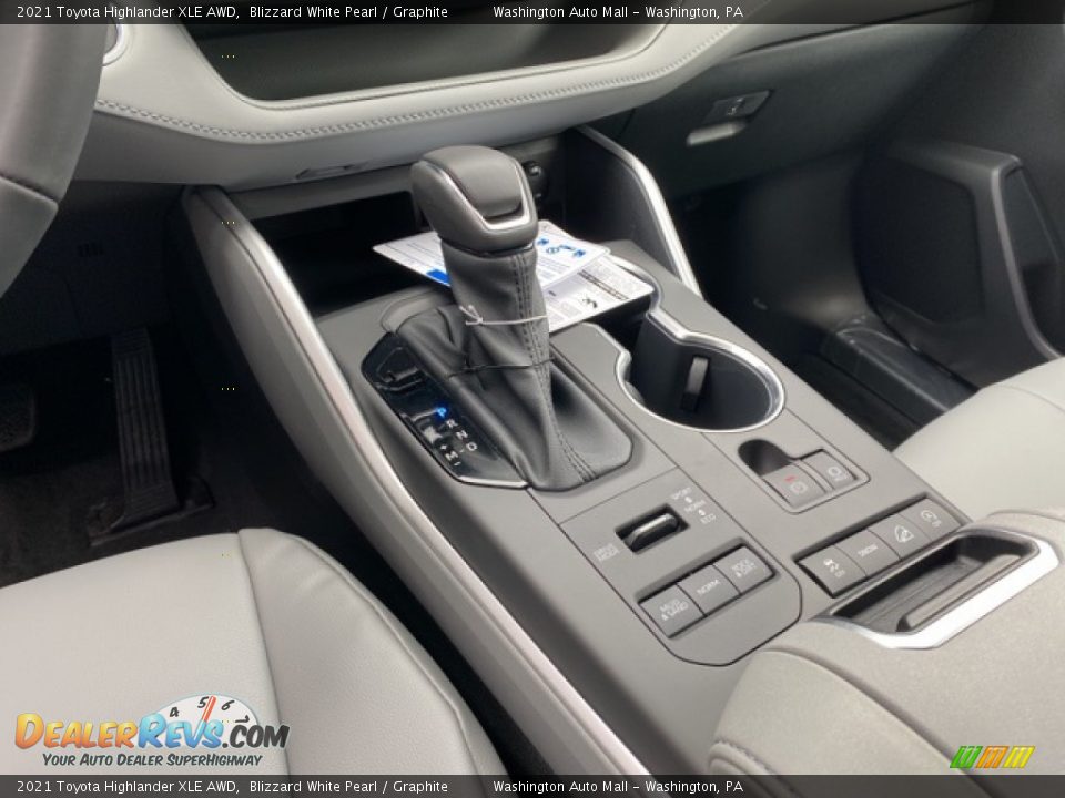 Controls of 2021 Toyota Highlander XLE AWD Photo #5