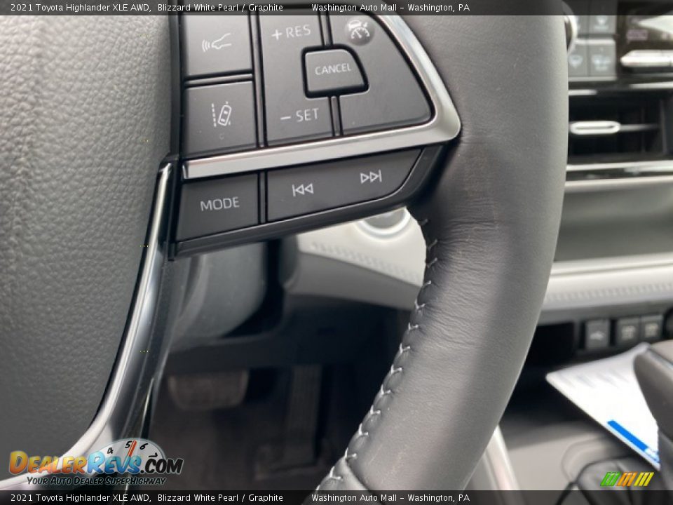 2021 Toyota Highlander XLE AWD Steering Wheel Photo #7